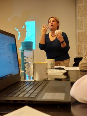 אני מרצה בהנקה מבראשית